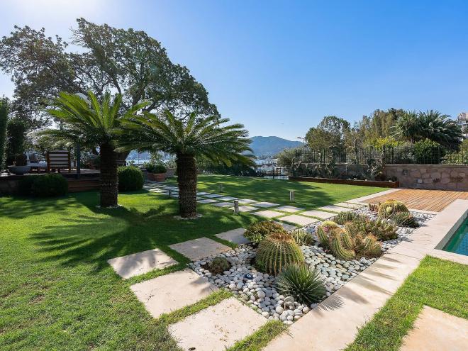 Вилла 5+1 с видом на море в Бодрум