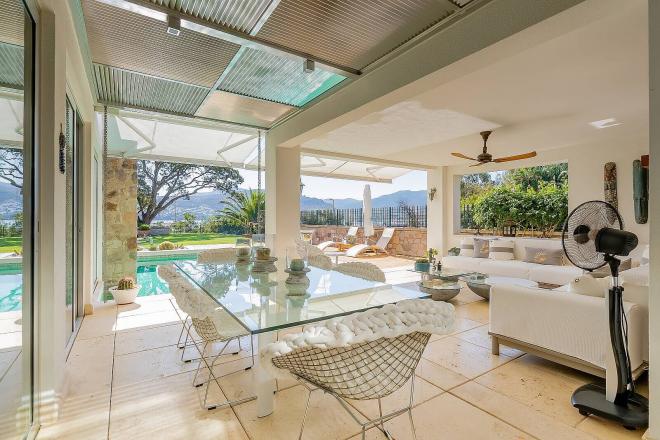 Вилла 5+1 с видом на море в Бодрум