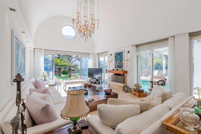 Вилла 5+1 с видом на море в Бодрум