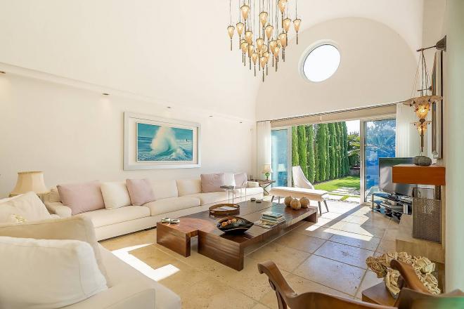 Вилла 5+1 с видом на море в Бодрум