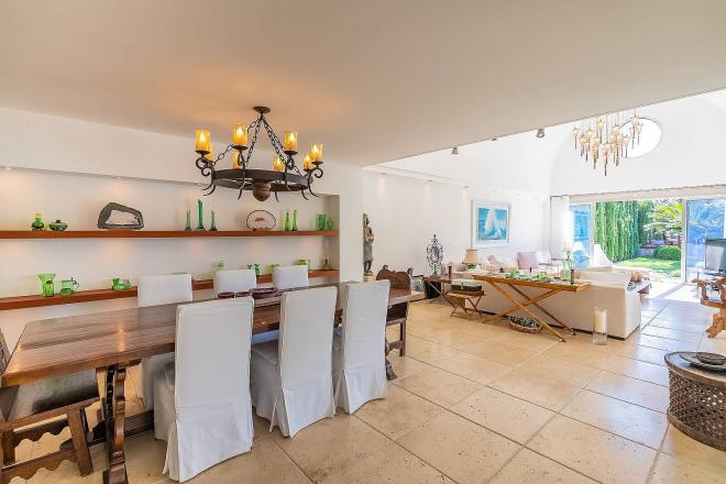 Вилла 5+1 с видом на море в Бодрум