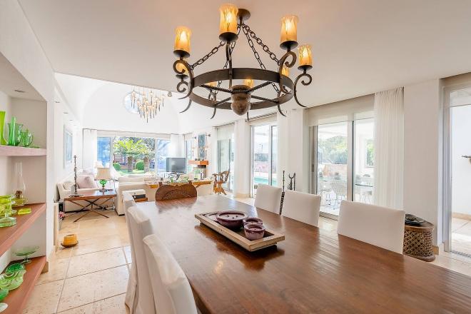 Вилла 5+1 с видом на море в Бодрум