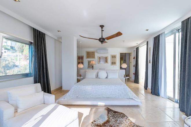 Вилла 5+1 с видом на море в Бодрум