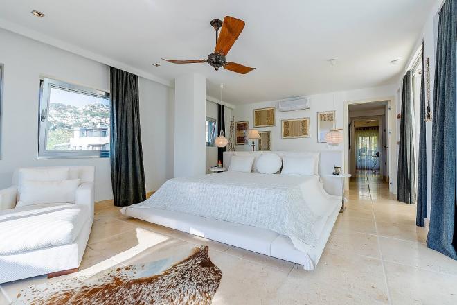 Вилла 5+1 с видом на море в Бодрум