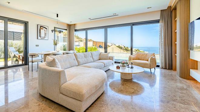 Вилла 4+1 с видом на море в Бодрум