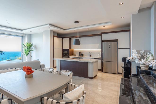 Вилла 5+1 с видом на море в Бодрум