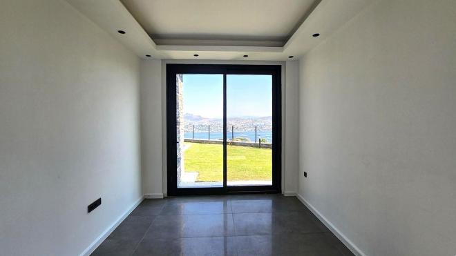 Вилла 4+1 с видом на море в Бодрум