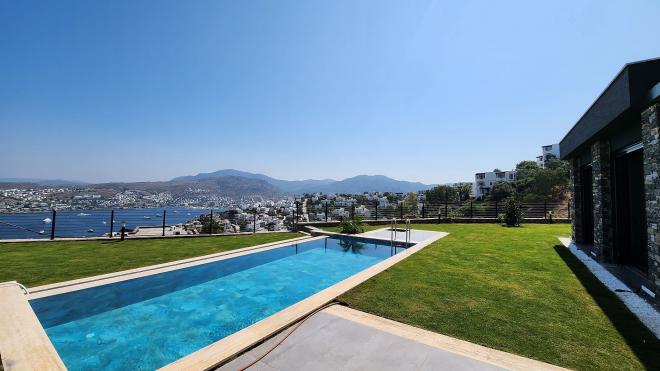 Вилла 4+1 с видом на море в Бодрум