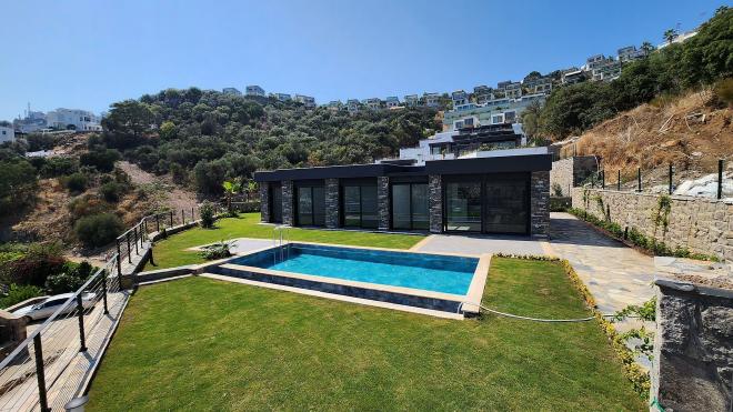 Вилла 4+1 с видом на море в Бодрум