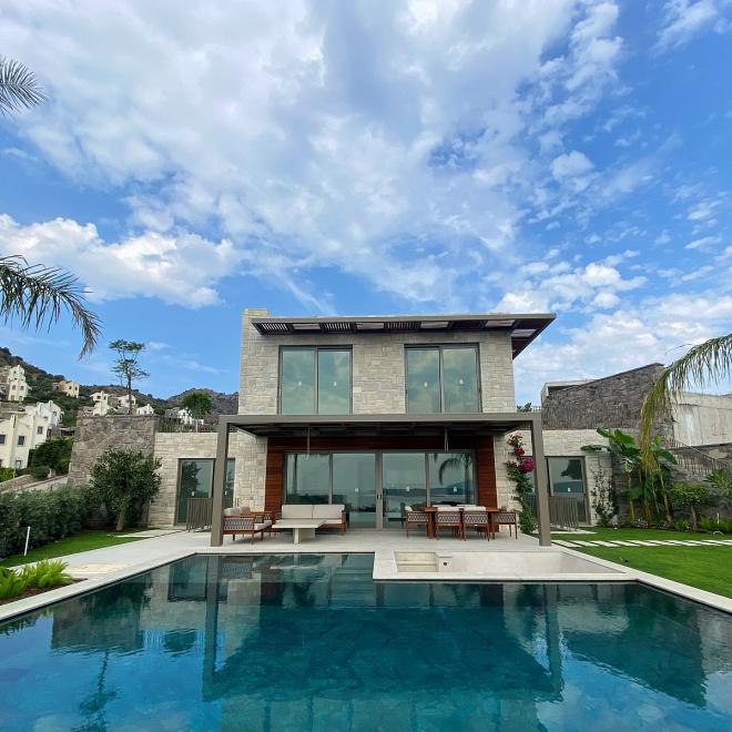 Вилла 5+1 с видом на море в Бодрум