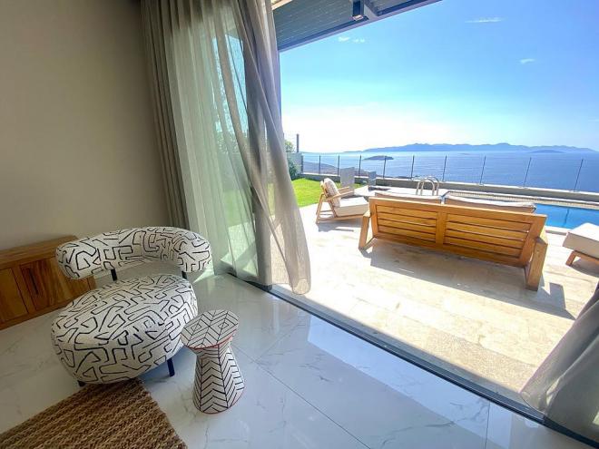 Вилла 4+1 с видом на море в Бодрум