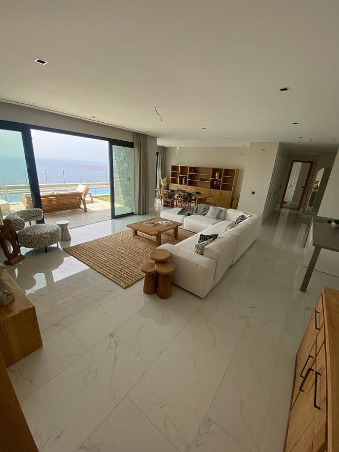 Вилла 4+1 с видом на море в Бодрум