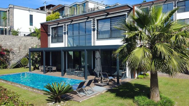 Вилла 5+1 с видом на море в Бодрум