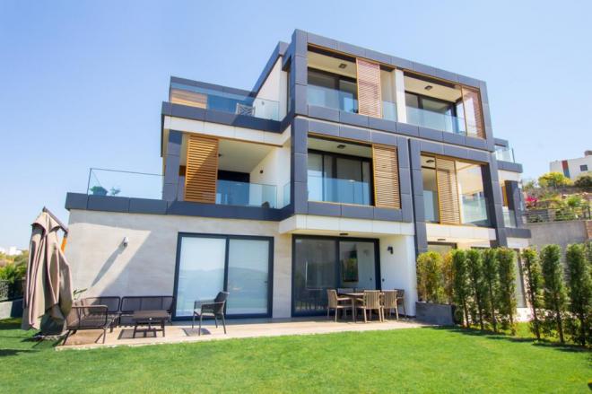 Дюплекс 3+1 с видом на море в Бодрум