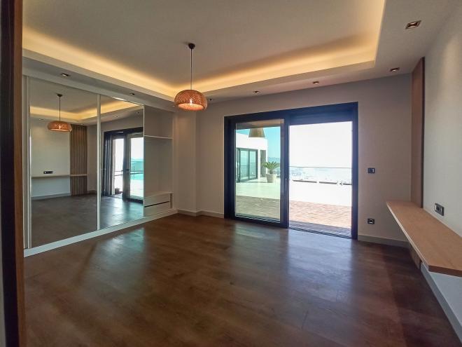 Вилла 7+2 с видом на море в Бодрум