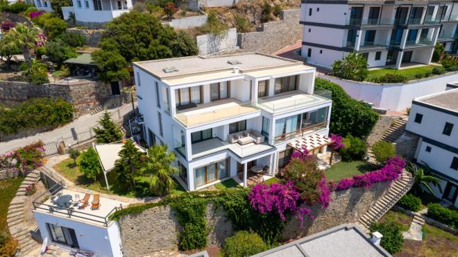 Квартира 2+1 с видом на море в Бодрум