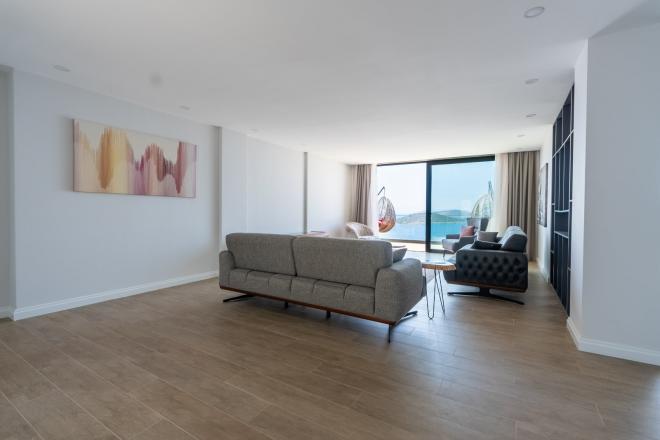 Дюплекс 4+1 с видом на море в Бодрум