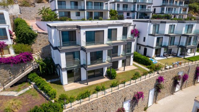 Дюплекс 3+1 с видом на море в Бодрум