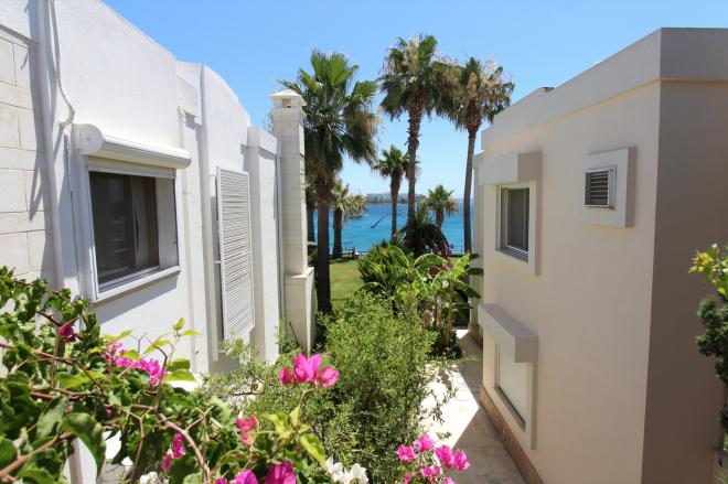 Вилла 7+1 с видом на море в Бодрум