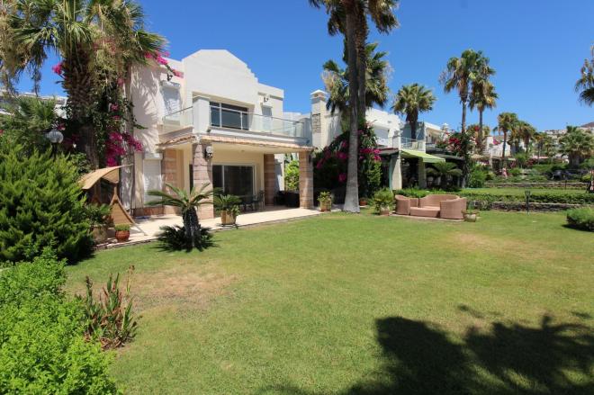 Вилла 7+1 с видом на море в Бодрум