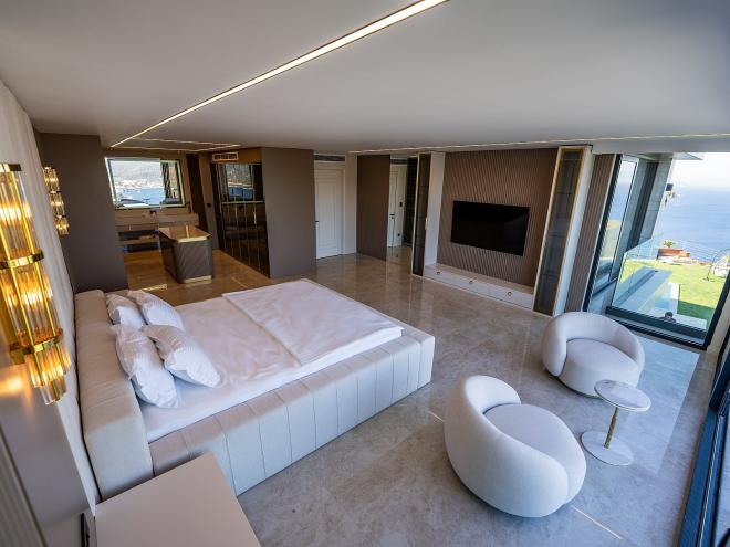 Вилла 5+1 с видом на море в Бодрум