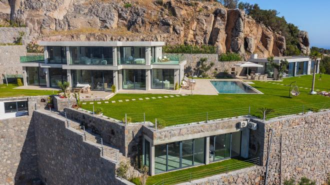 Вилла 5+1 с видом на море в Бодрум