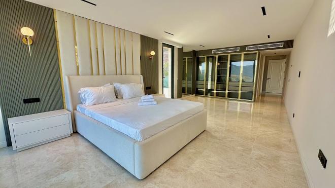 Вилла 5+1 с видом на море в Бодрум