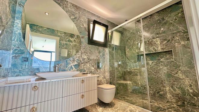 Вилла 5+1 с видом на море в Бодрум