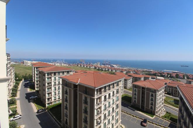 Квартира 2+1 с видом на море в Стамбуле