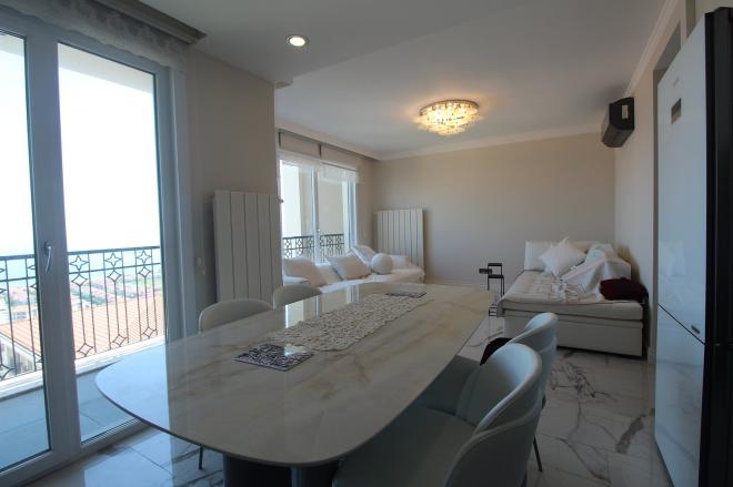 Квартира 2+1 с видом на море в Стамбуле