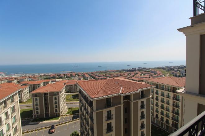 Квартира 2+1 с видом на море в Стамбуле