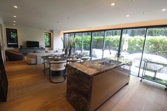 Квартира 3+1 с видом на море в Стамбуле