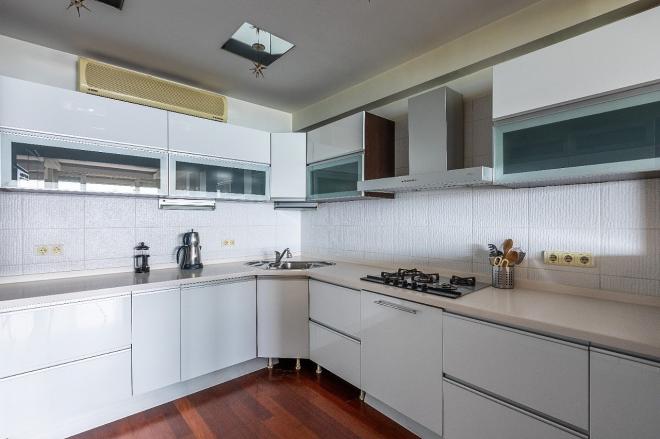 Квартира 2+1 с видом на море в Стамбуле