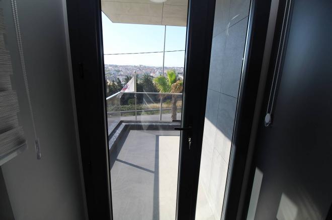 Дюплекс 3+2 с видом на море в Стамбуле