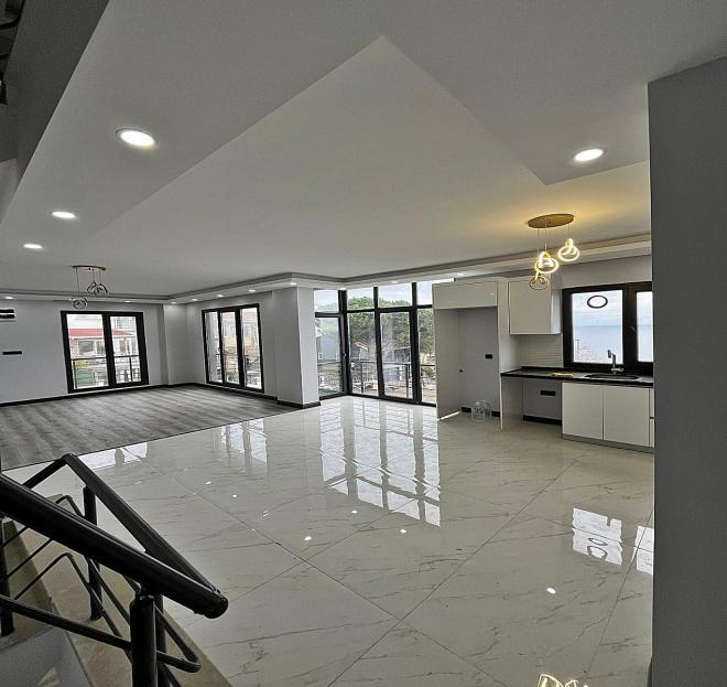 Вилла 7+1 с видом на море в Стамбуле