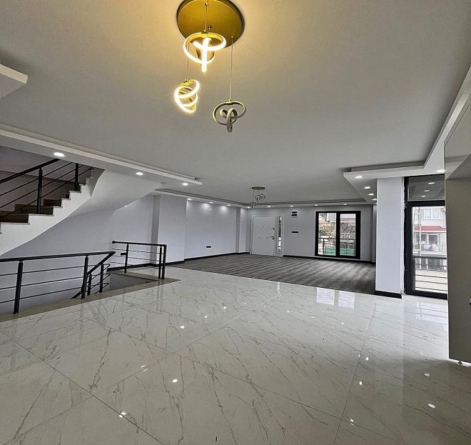 Вилла 7+1 с видом на море в Стамбуле