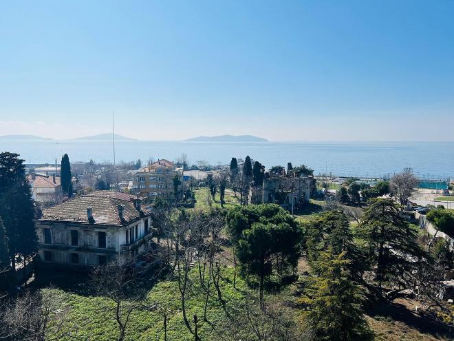 Квартира 3+1 с видом на море в Стамбуле