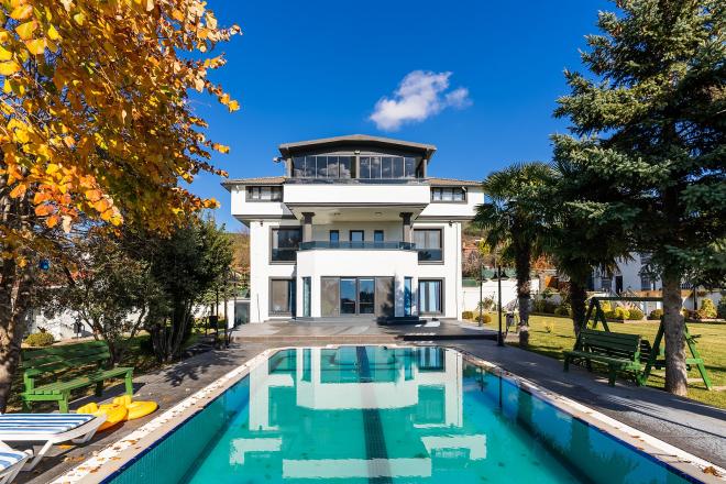 Вилла 9+4 в Стамбуле