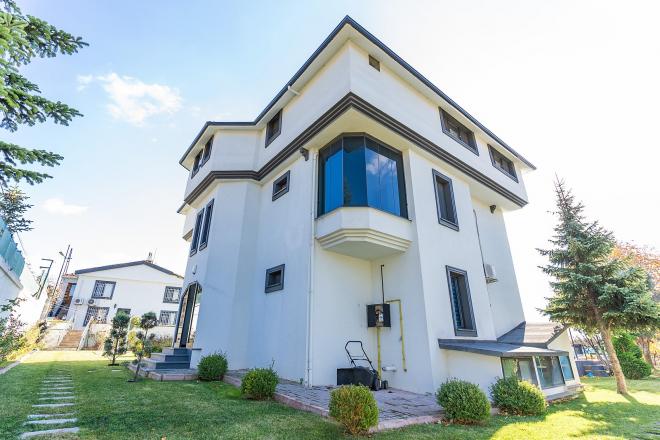 Вилла 9+4 в Стамбуле