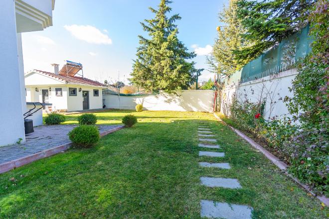 Вилла 9+4 в Стамбуле