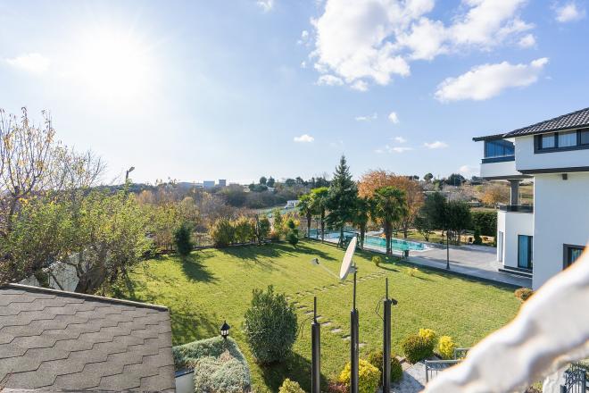 Вилла 9+4 в Стамбуле