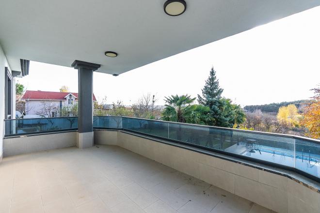 Вилла 9+4 в Стамбуле