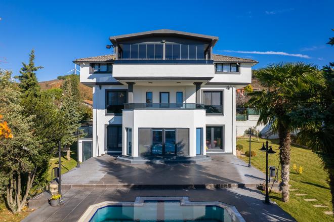 Вилла 9+4 в Стамбуле