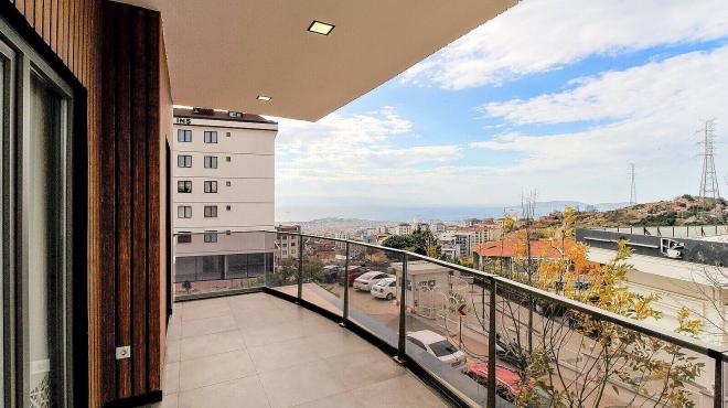 Квартира 1+1 с видом на море в Стамбуле