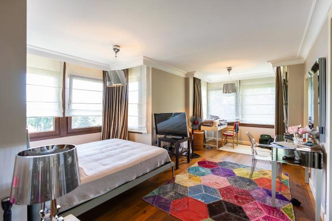 Вилла 5+2 с видом на море в Стамбуле