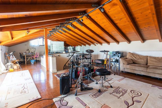 Вилла 5+2 с видом на море в Стамбуле