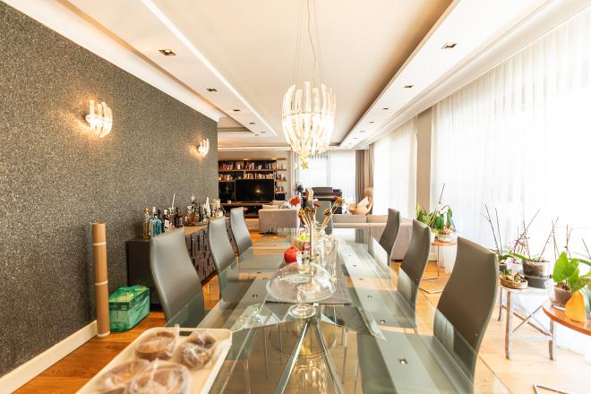 Вилла 5+2 с видом на море в Стамбуле