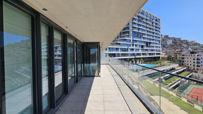 Квартира 1+1 с видом на море в Стамбуле
