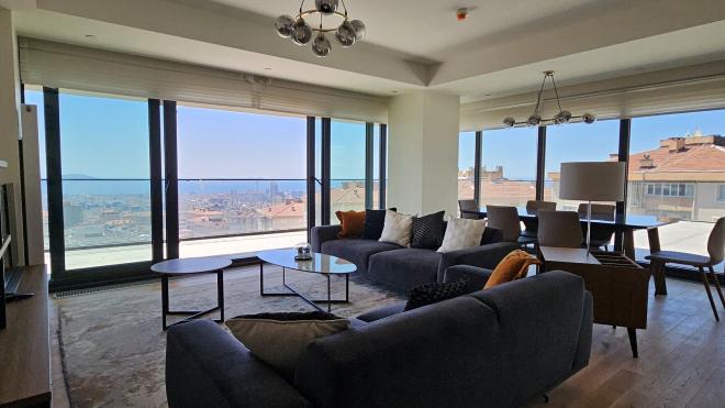 Дюплекс 4+1 с видом на море в Стамбуле