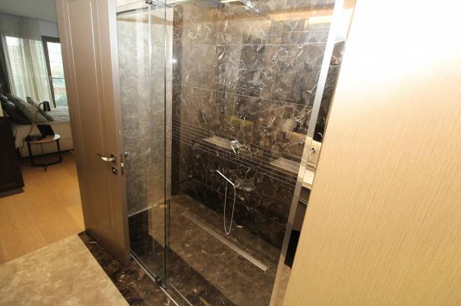 Квартира 5+1 с видом на море в Стамбуле